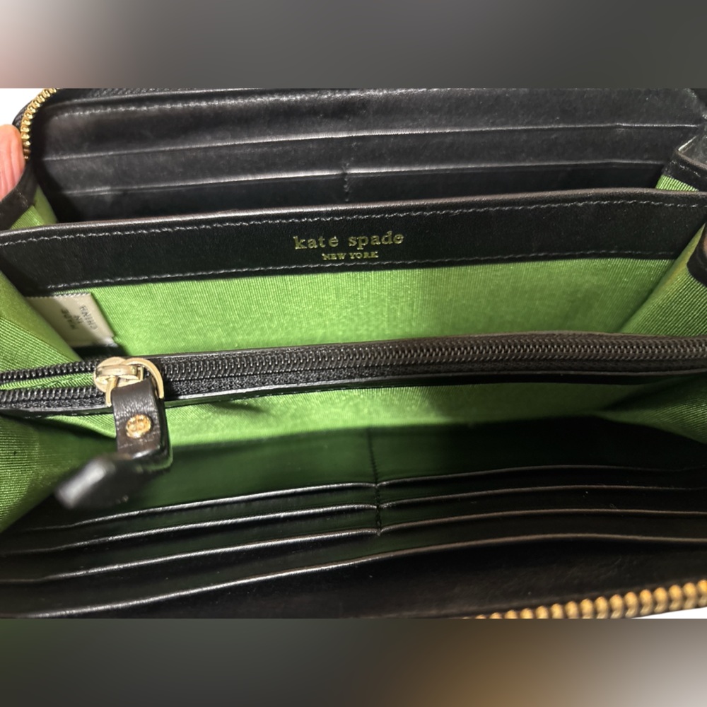 Kate Spade Neda Signature Canvas Black/White Street Noel Zip Around Wallet - Picture 4 of 6